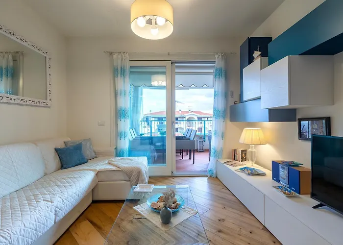 Sunrise Marina House